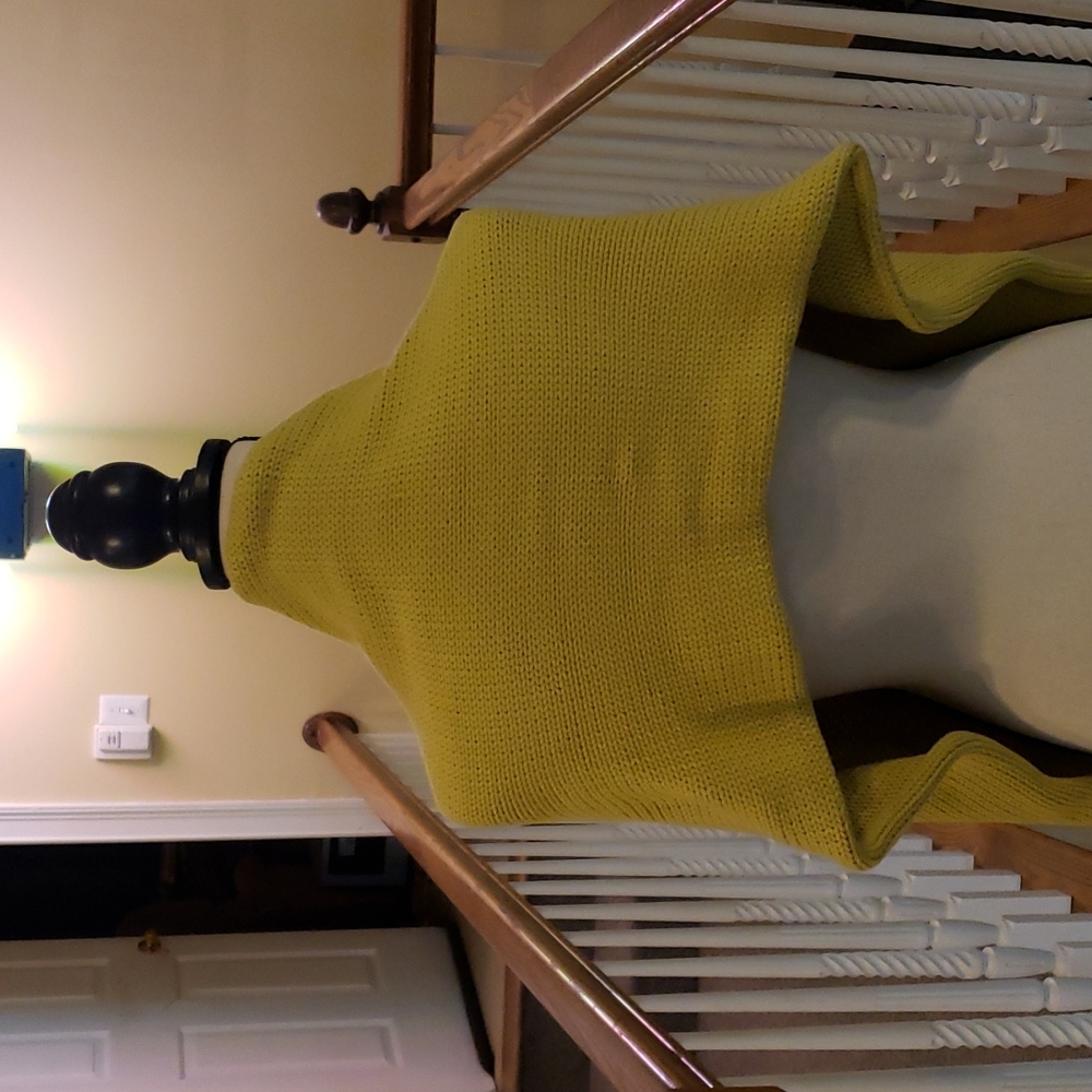 Women's Top - Picture 2 of 2